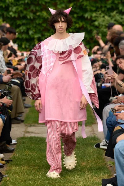 Look 17